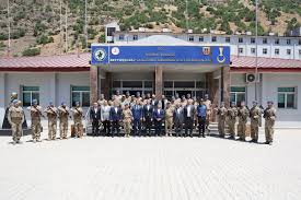 Alay Komutanlığı ve Tabur Komutanlığı